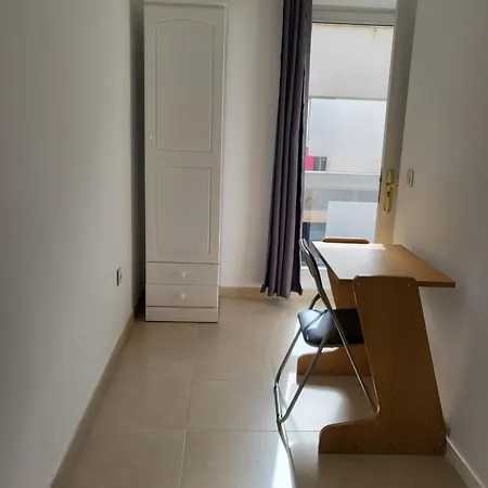 In A Shared In The Centre Of En Piso Compartido Privatunterkunft Corralejo